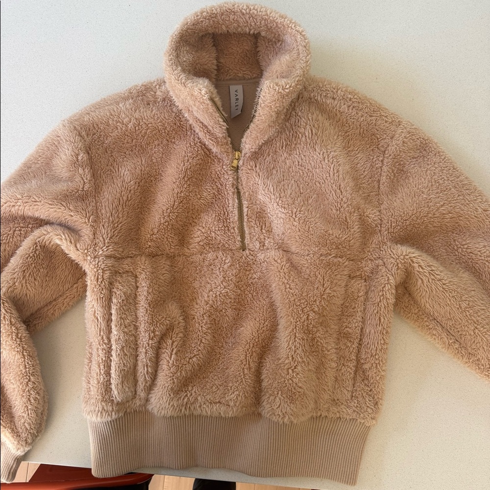 Varley half zip fuzzy fleece pullover size small